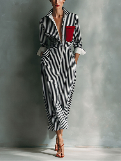 Celeste | Vestito camicia a righe con taschino rosso sul petto